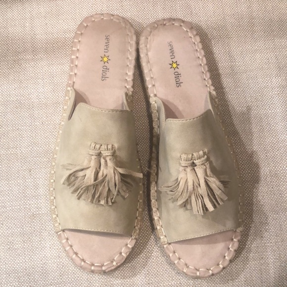 Seven Dials Wendell Tassel Slide. 9M - Picture 6 of 8